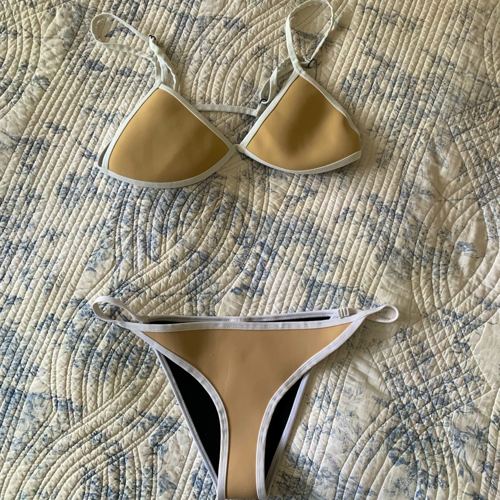 NEW Hoaka swimsuit color nude size large